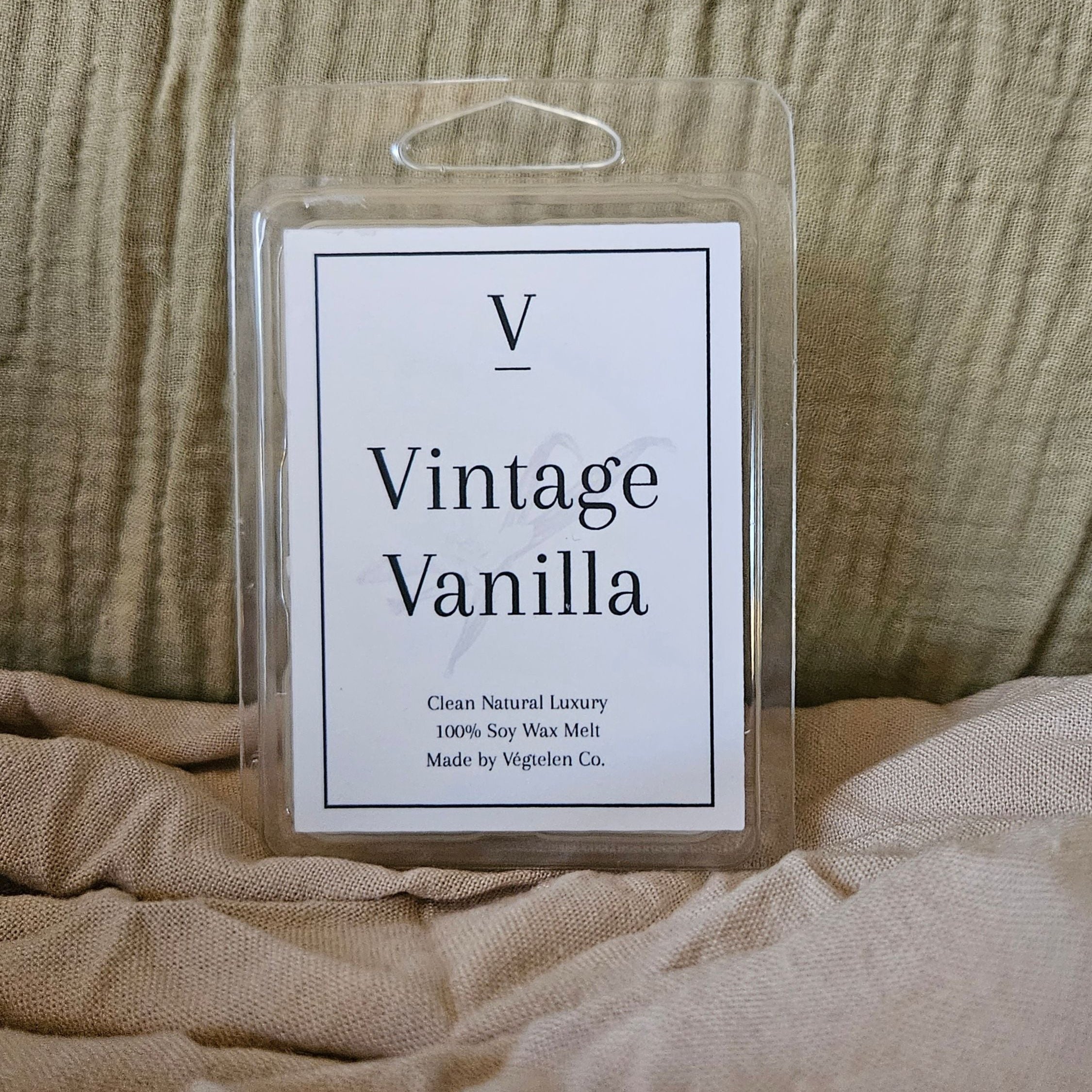 Vintage Vanilla clean soy wax melt in clamshell
Warm vanilla luxury wax melt flameless cozy aesthetic
Hand poured vanilla wax melt minimalist design
